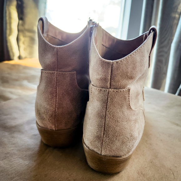 Women's Suede Embroidered Ankle Boots - Tan - Picture 3 of 6